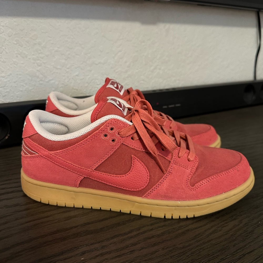 Nike SB Dunk Low Adobe